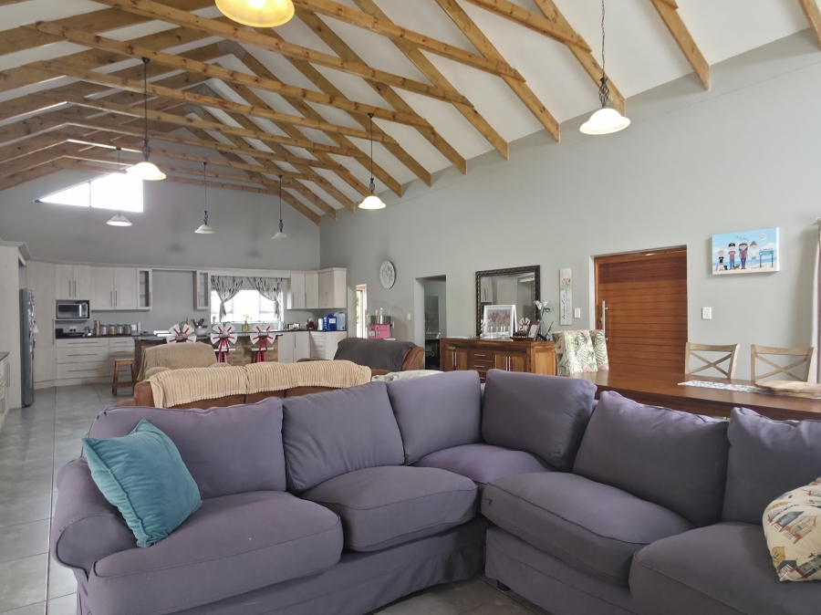 5 Bedroom Property for Sale in Noorsekloof Eastern Cape